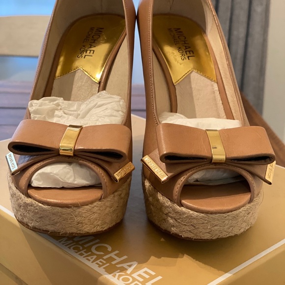 Michael Kors Wedges - Picture 2 of 3